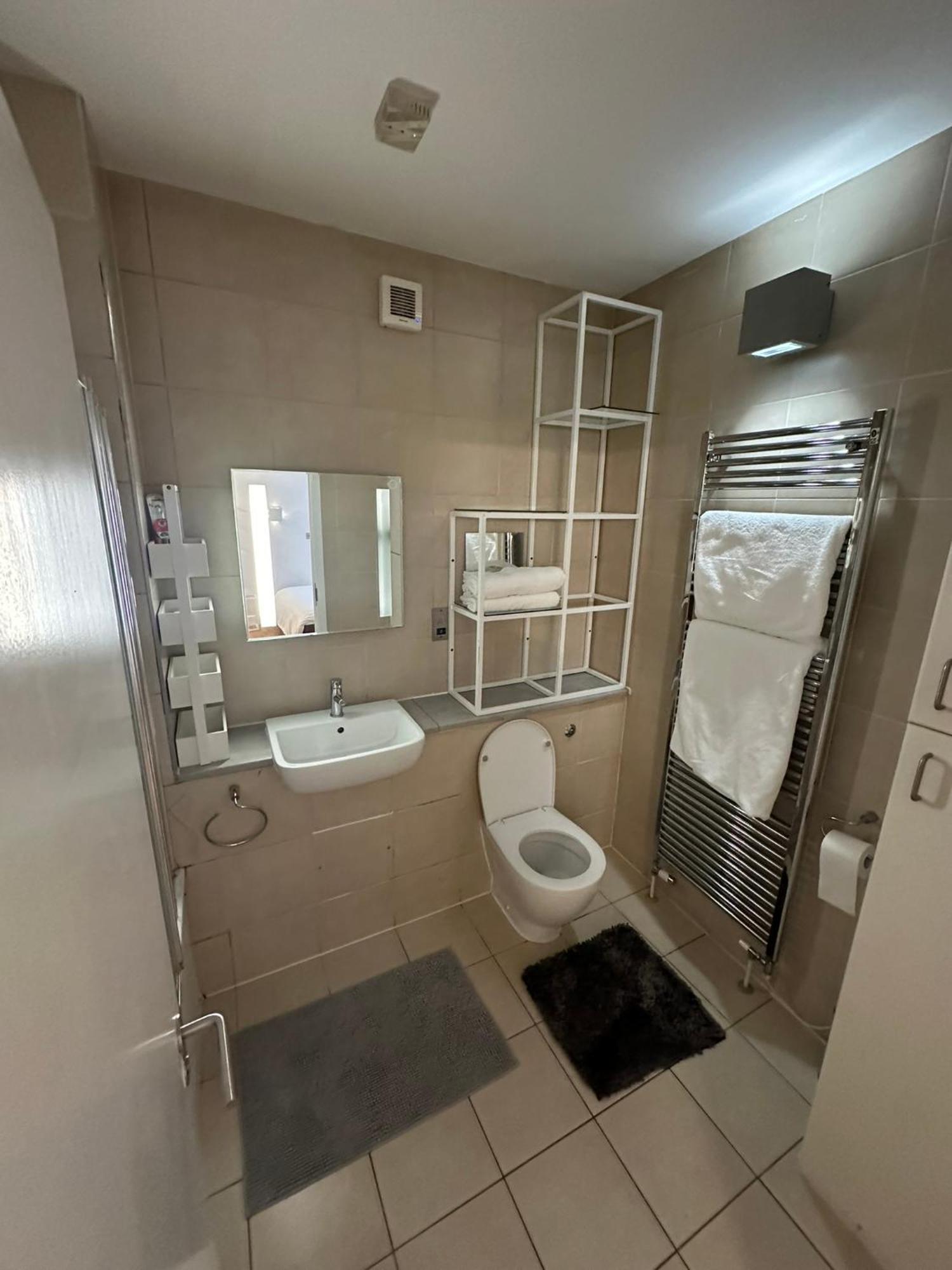 Double Bedroom With Private En-Suite London Ngoại thất bức ảnh